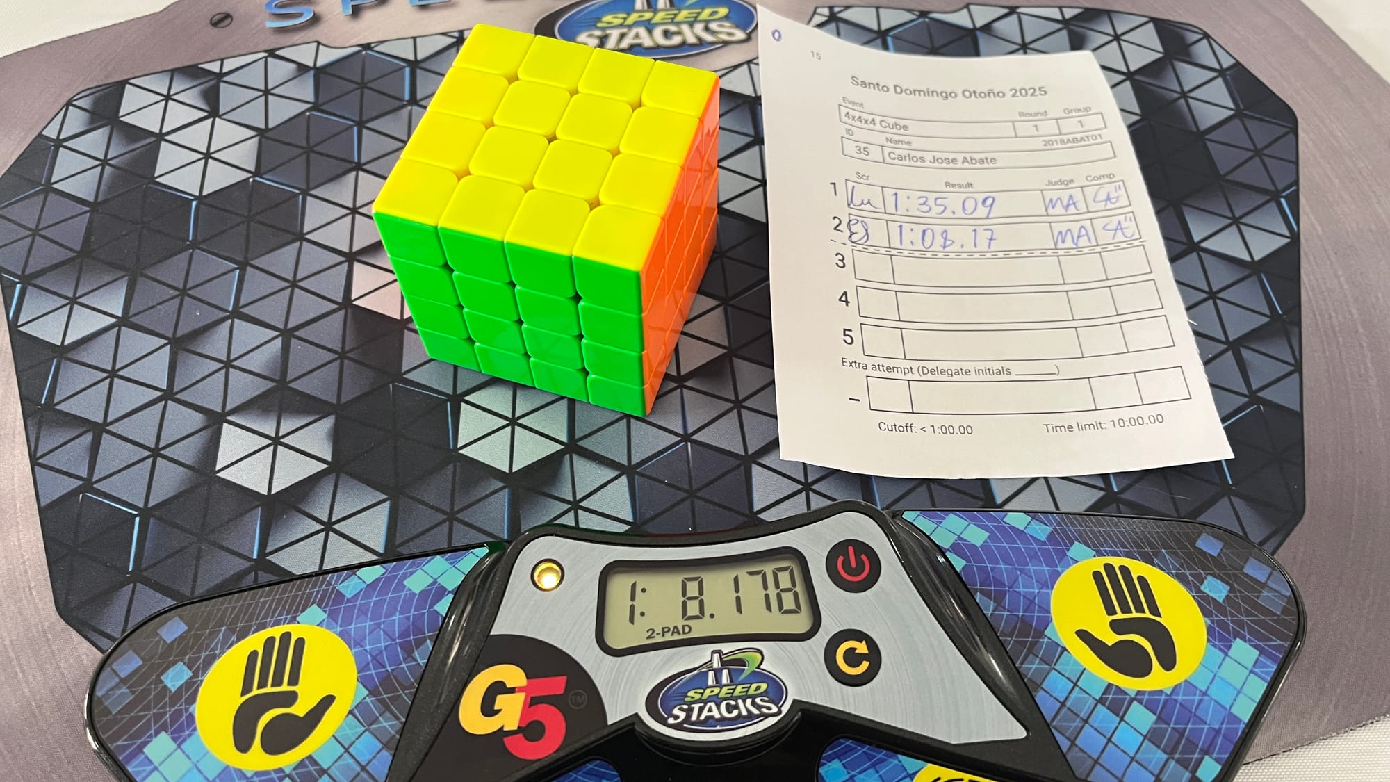 My two 4x4 solves in SD Otoño 2025. A 1:35.09 and a 1:08.17.