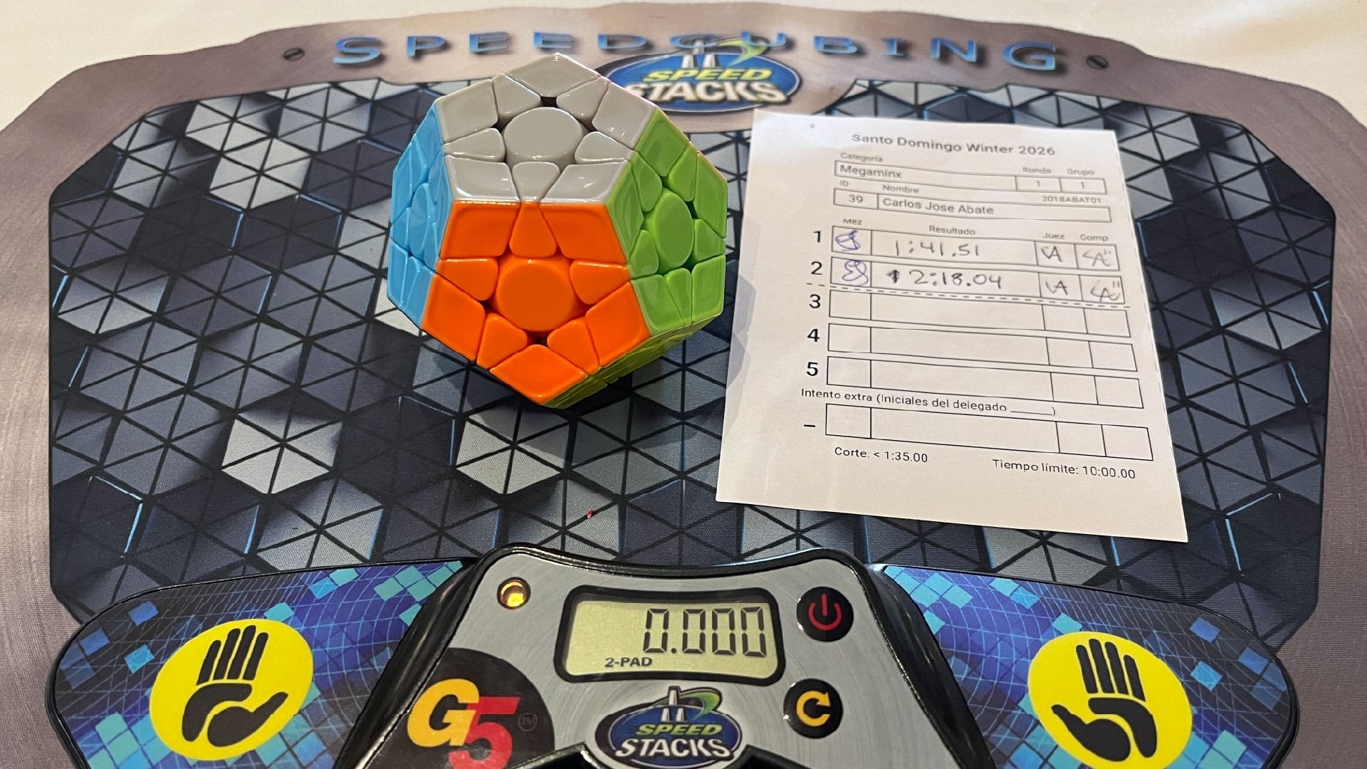 My two Megaminx solves in SD Winter 2026. A 1:41.51 and a 2:18.04.